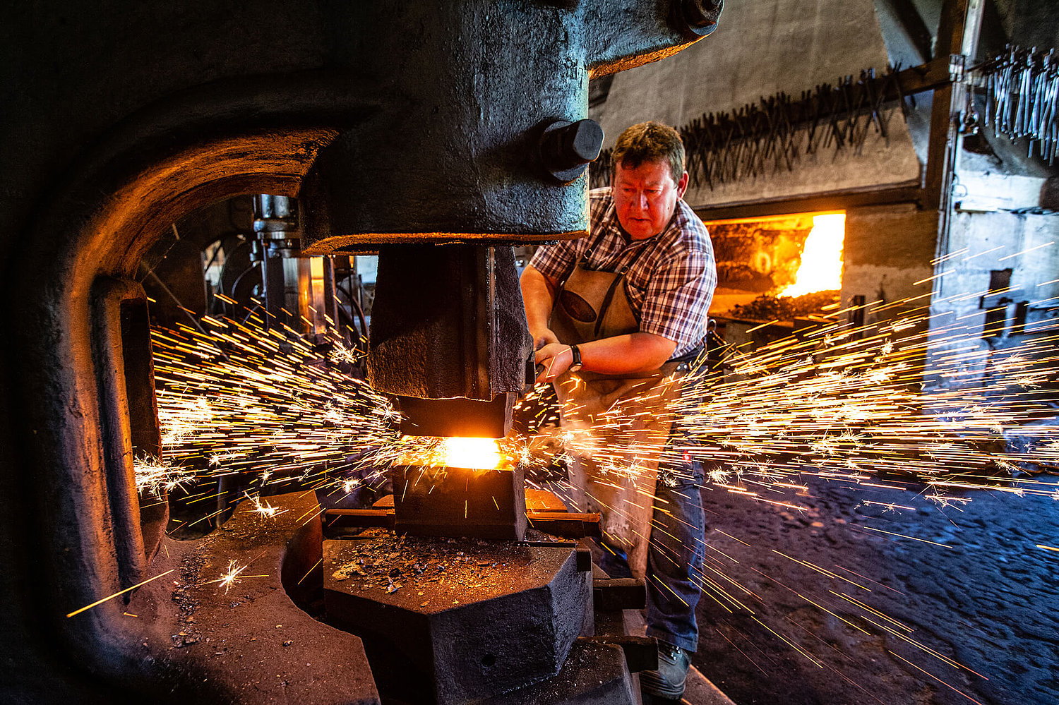 Schmiedevorführung im Eisenhammer, Foto: Landratsamt Roth / Oliver Frank