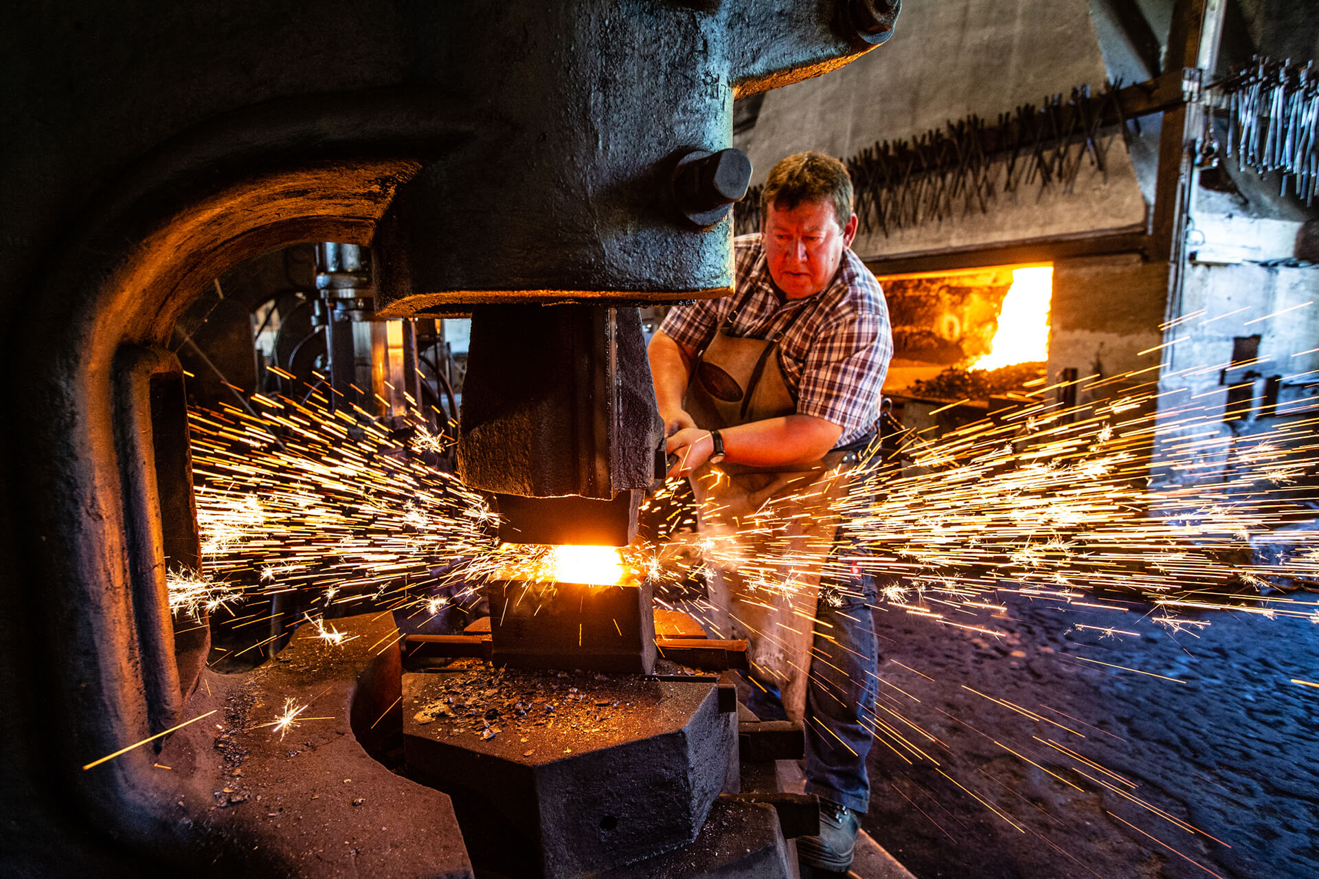 Schmiedevorführung im Eisenhammer, Foto: Landratsamt Roth / Oliver Frank