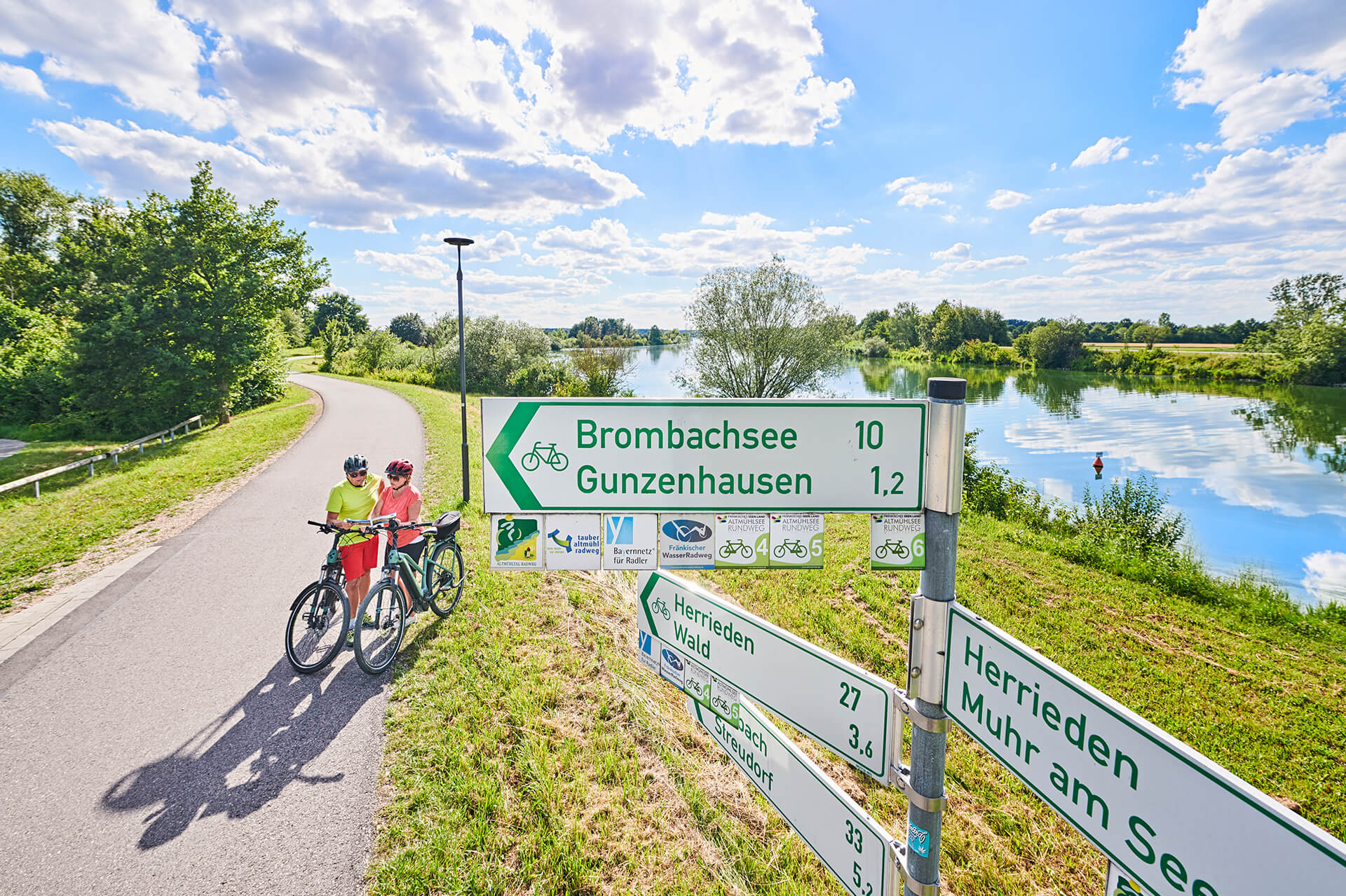 Radfahren am Altmühlsee, Foto: TV Fränkisches Seenland / Jens Wegener