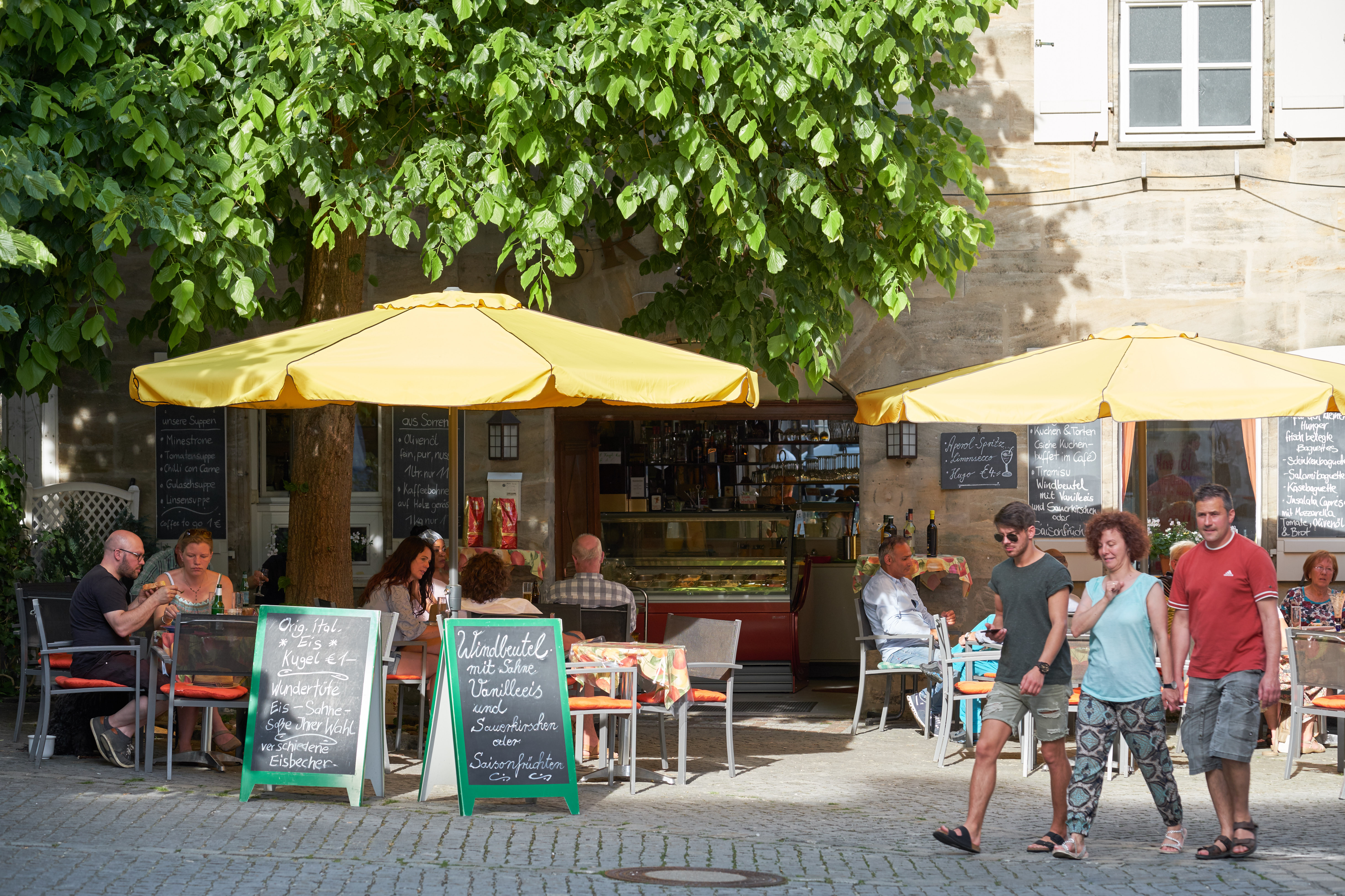 Straßencafé in Hersbruck, Foto: Nürnberger Land Tourismus - Thomas Geiger
