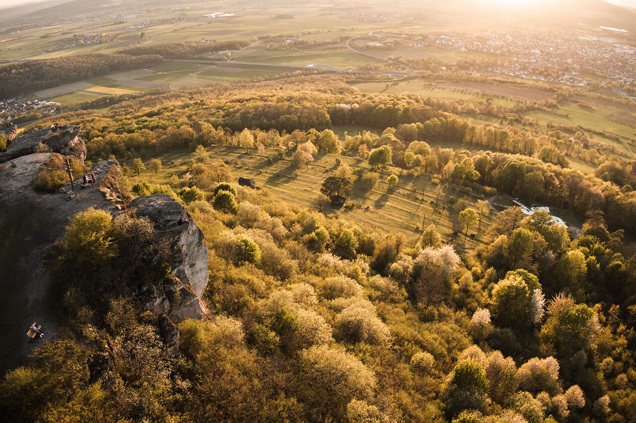 Der Staffelberg in der Abendsonne, Foto: David Stamm / unsplash.com/@meister_stamm